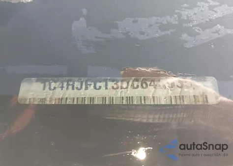 2013 Jeep Grand Cherokee Overland Summit z USA, uszkodzony, nr VIN 1C4RJFCT3DC648935